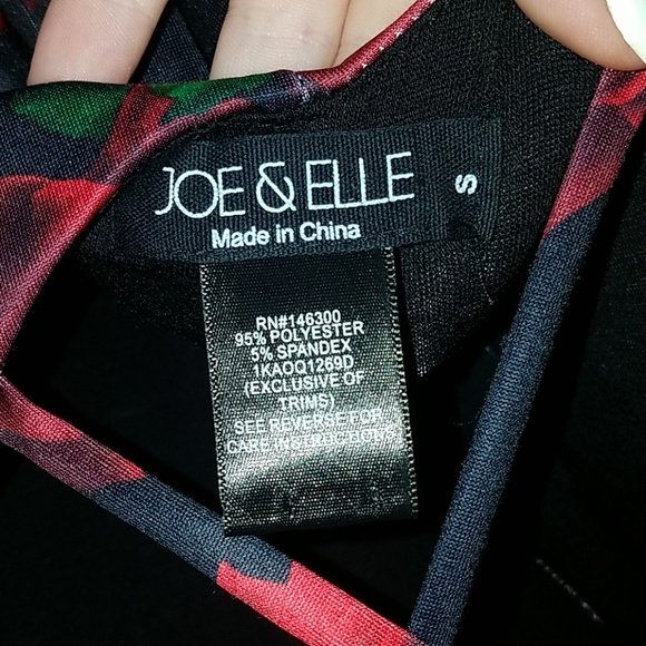 Polyester and spandex dress - Picture 5 of 5